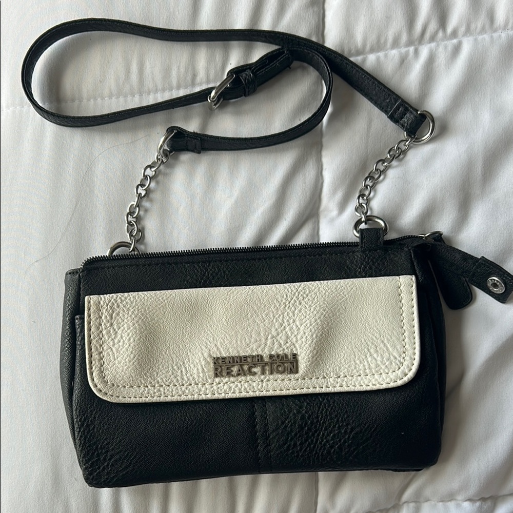 Kenneth Cole Reaction Black and White Crossbody Bag with Adjustable Strap